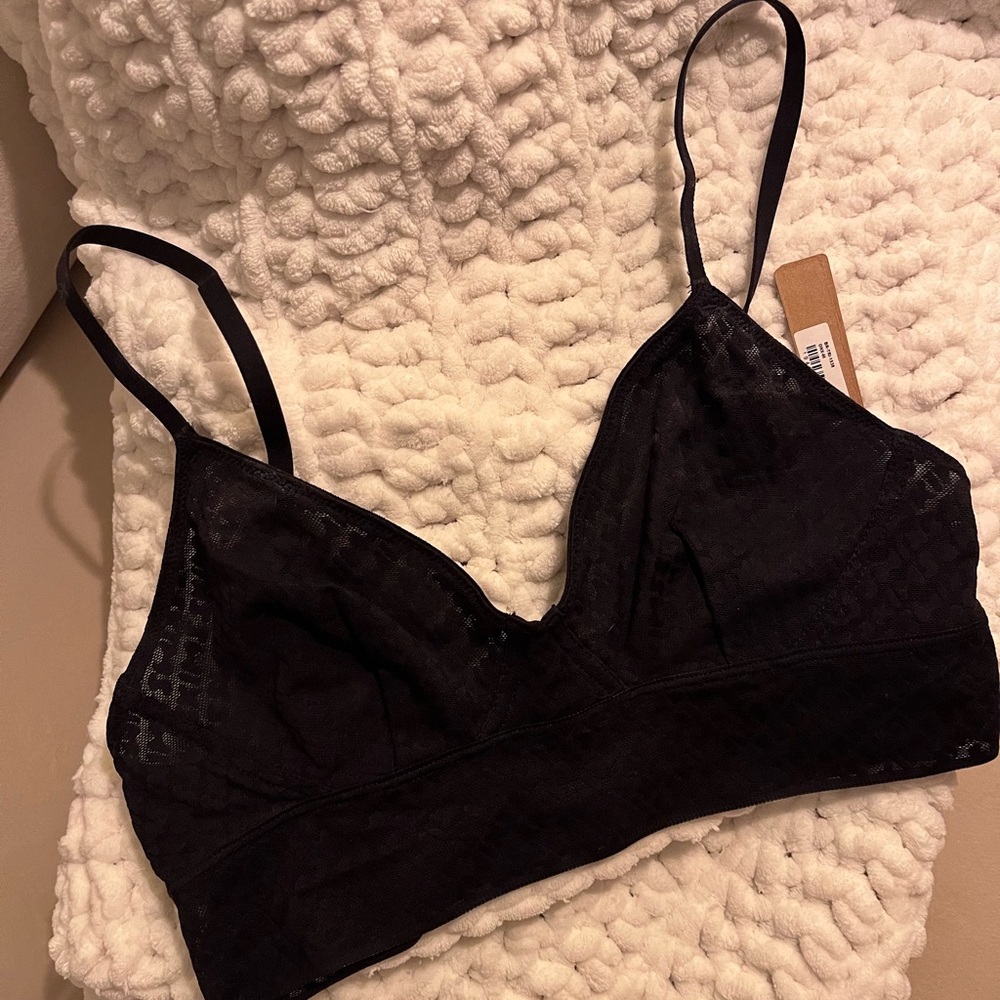 SKIMS Logo mesh triangle Bralette in Black | New with Tags